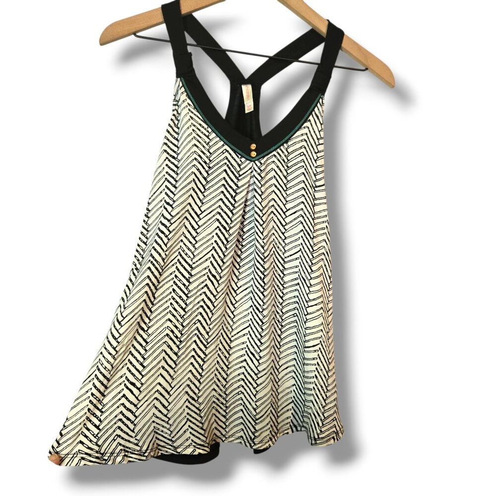 Xhilaration tank top womens Small black white chevron racerback a-line